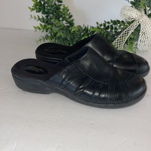 Clarks Artisan Leather Mules Sz. 6W